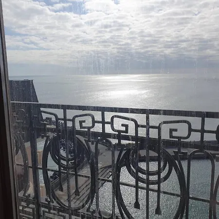 Port Palace Sf. Constantin și Elena