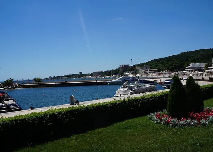 Hotel Port Palace