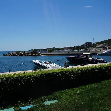 Apartment Port Palace *