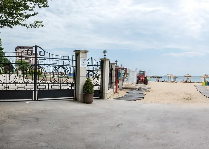 Hotel Port Palace
